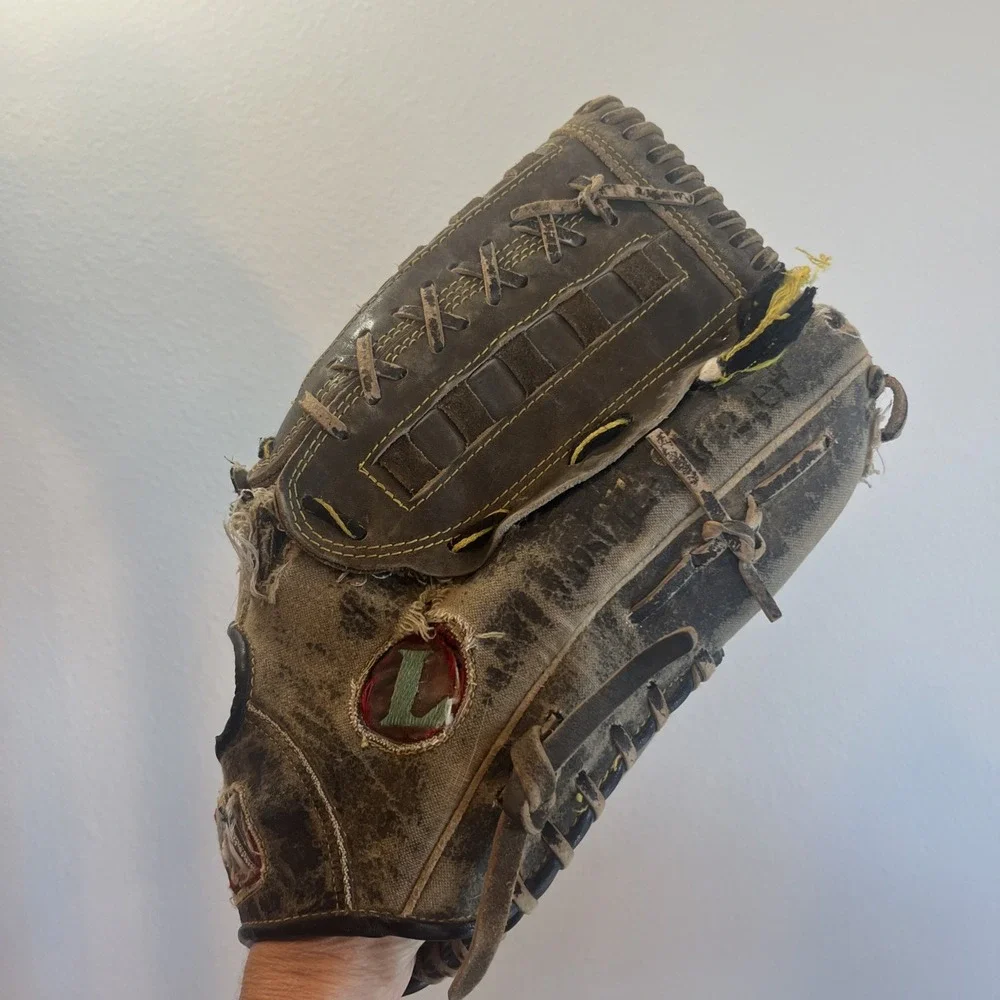 Louisville Slugger The Softballer Softball Glove Leather HBG9 - 13.5